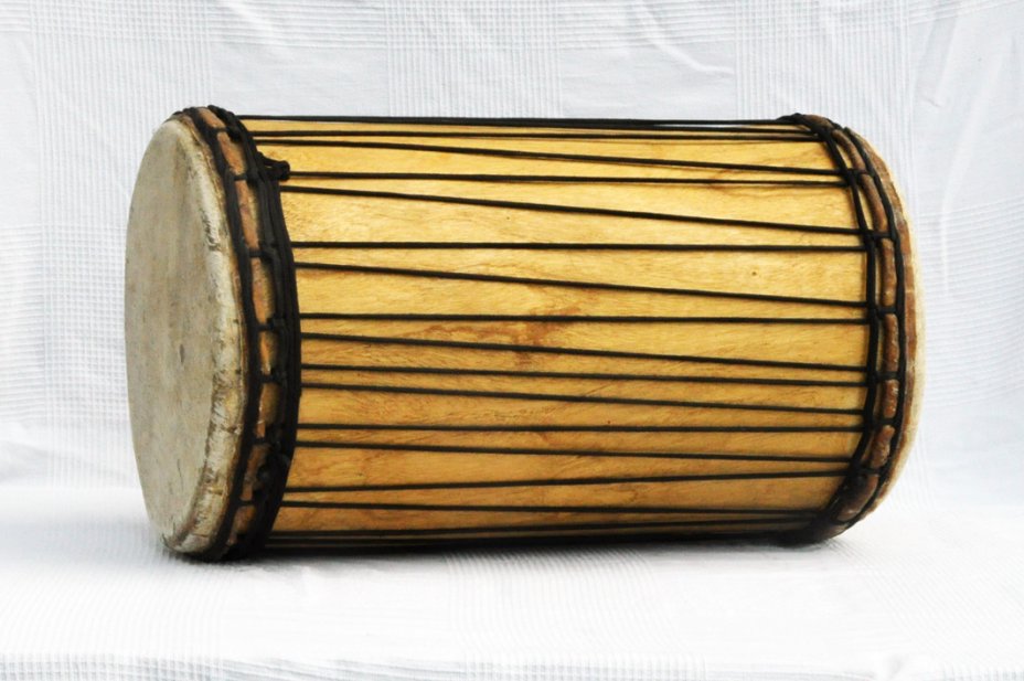 Melina Traditionnelle Aufbau Sangban Dundun - Dundun Basstrommel aus Guinea