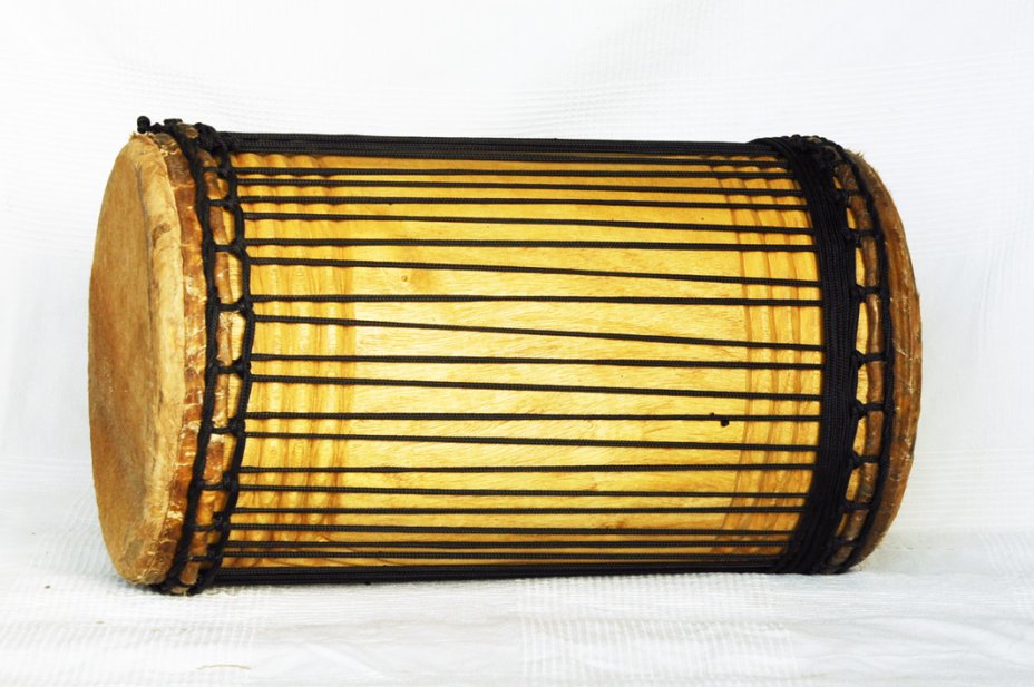 Melina Traditionnelle Aufbau Sangban Dundun - Dundun Basstrommel aus Guinea