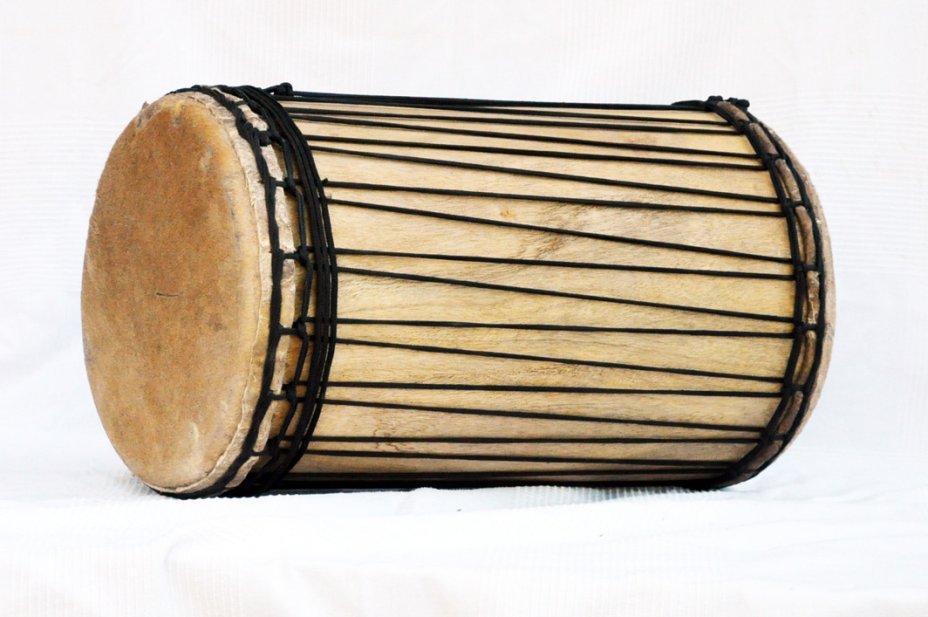 Melina Traditionnelle Aufbau Sangban Dundun - Dundun Basstrommel aus Guinea