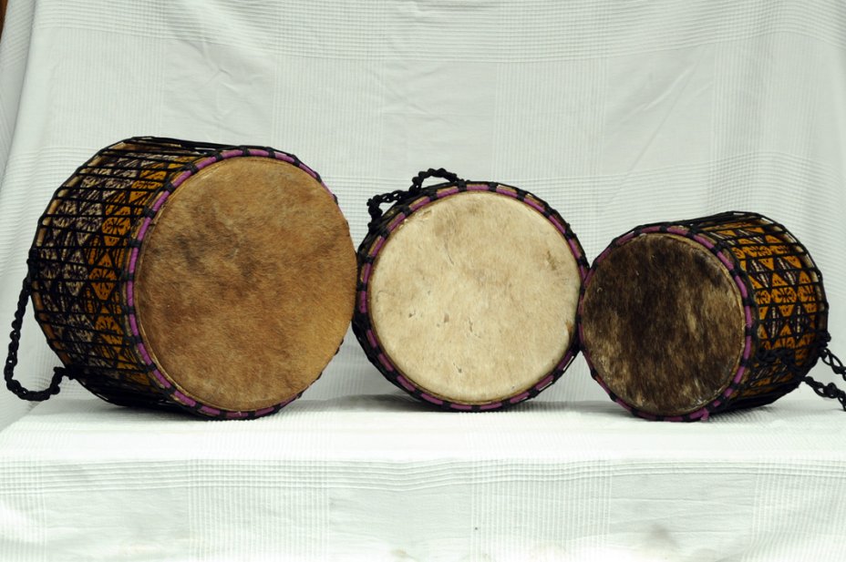 Basstrommelset kaufen - 3er kleine Basstrommel Set aus Ghana