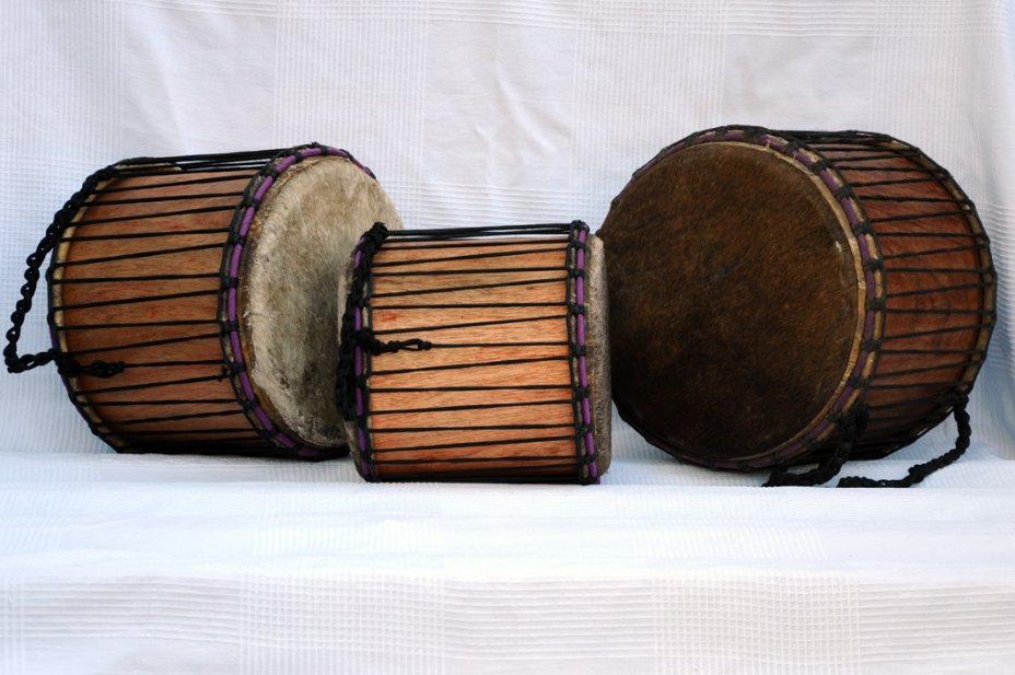 Basstrommelset kaufen - 3er kleine Basstrommel Set aus Ghana