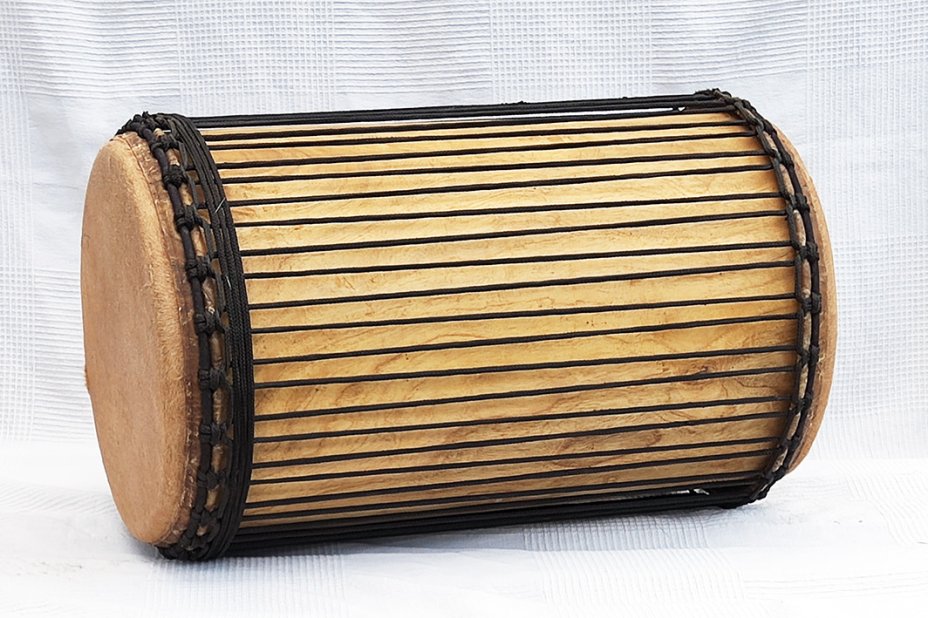 Melina Sangban aus Guinea (4 Spannreifen Aufbau)