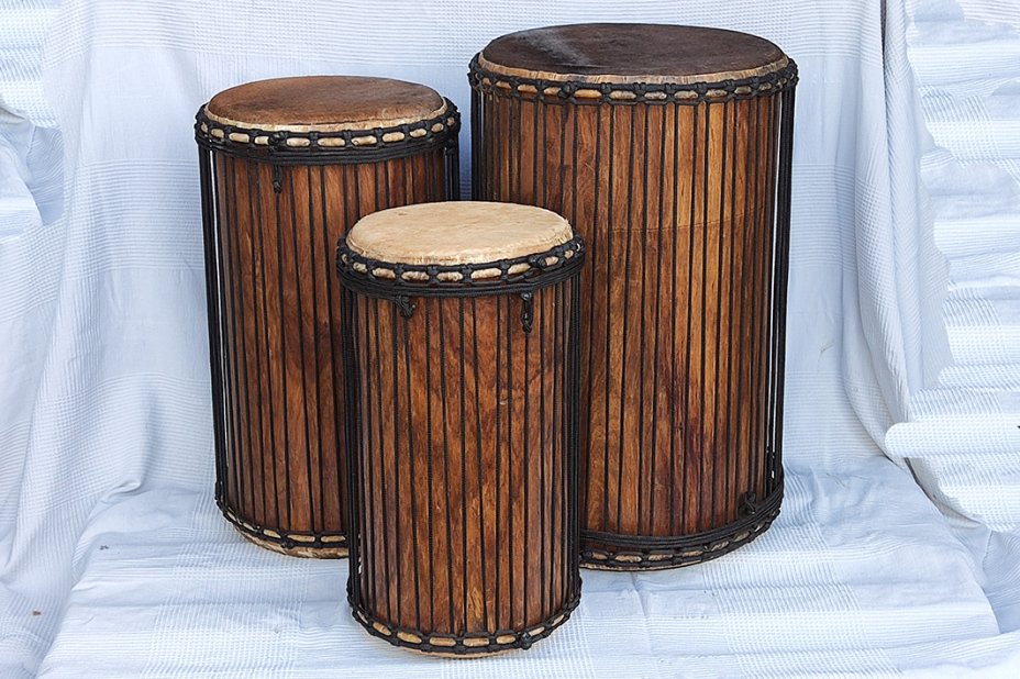 Palisander (Gueni) Dunun Basstrommelset aus Guinea