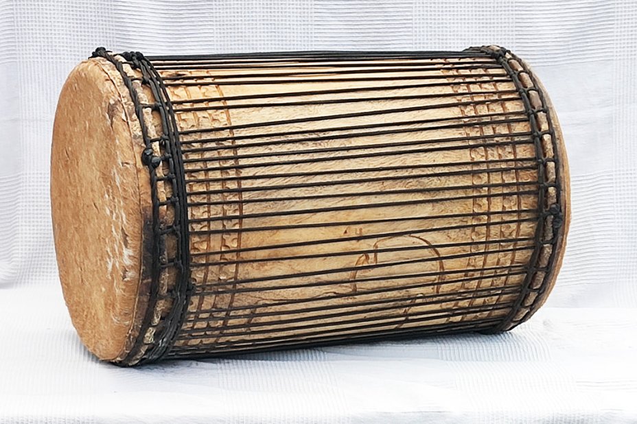 Melina traditionnelle Aufbau Dundunba Dundun - Dundun Basstrommel aus Guinea