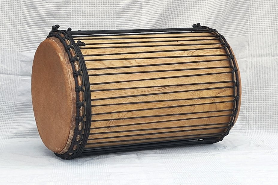 Melina Sangban aus Guinea (4 Spannreifen Aufbau)