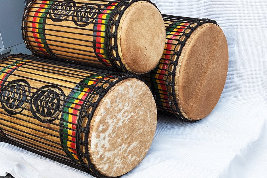 Melina Dunun Basstrommelset aus Guinea