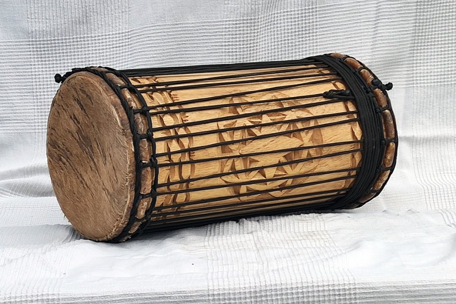 Melina traditionnelle Aufbau Kenkeni Dundun - Dundun Basstrommel aus Guinea
