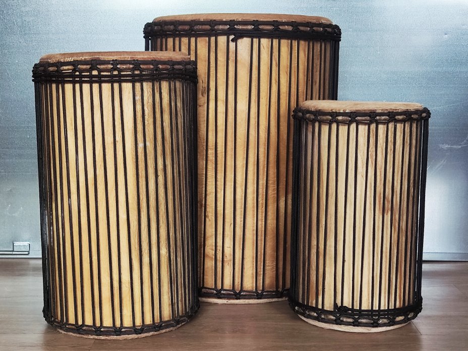 Dunun Basstrommeln Satz - Dundun Set aus Guinea