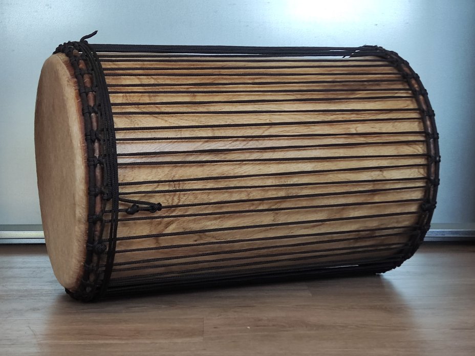 Melina Dundunba aus Guinea (4 Spannreifen Aufbau)
