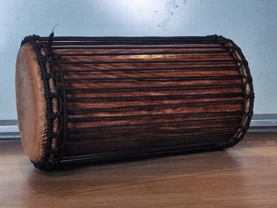 Dunun Basstrommeln - Kenkeni Dundun aus Guinea 4 Reifen Aufbau