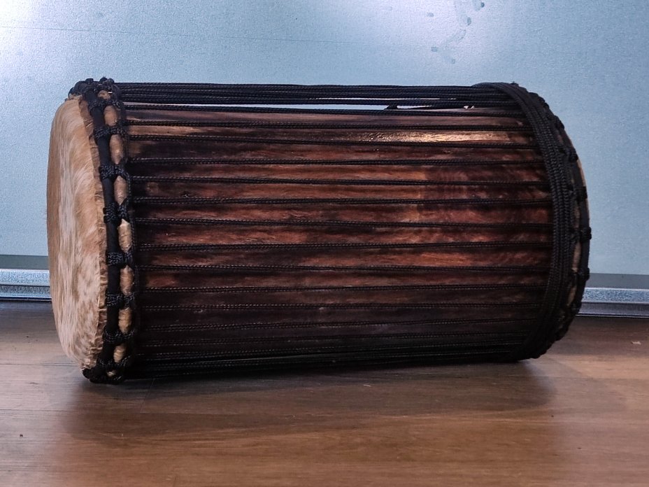 Dunun Basstrommeln - Kenkeni Dundun aus Guinea 4 Reifen Aufbau