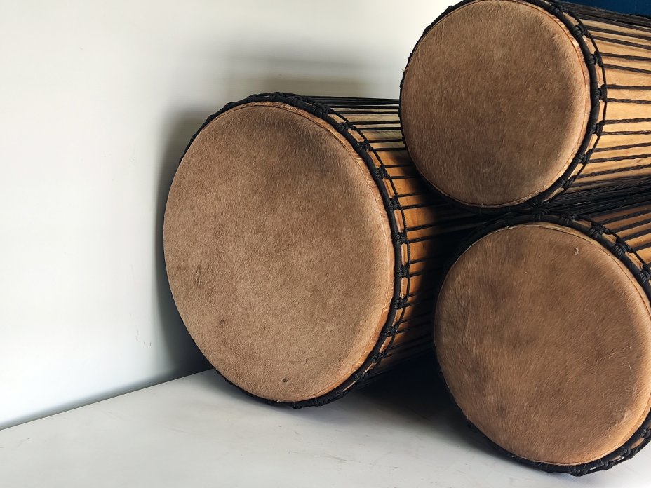 Dunun Basstrommeln Satz - Dundun Set aus Guinea