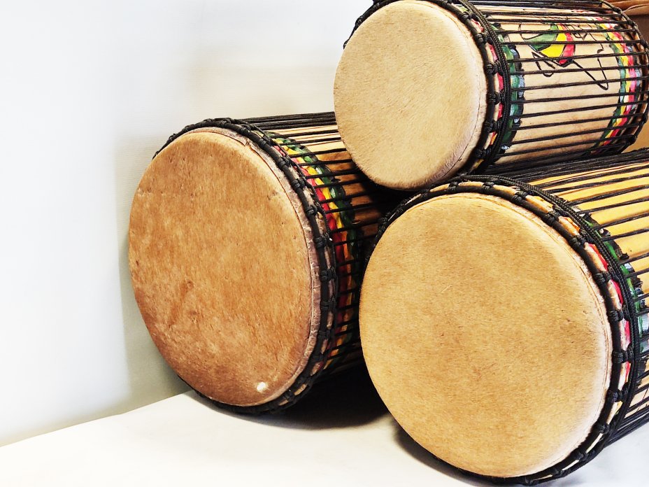 Dunun Basstrommeln Satz - Dundun Set aus Guinea