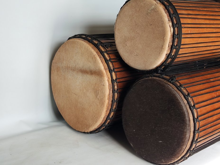Dunun Basstrommeln Satz - Dundun Set aus Guinea