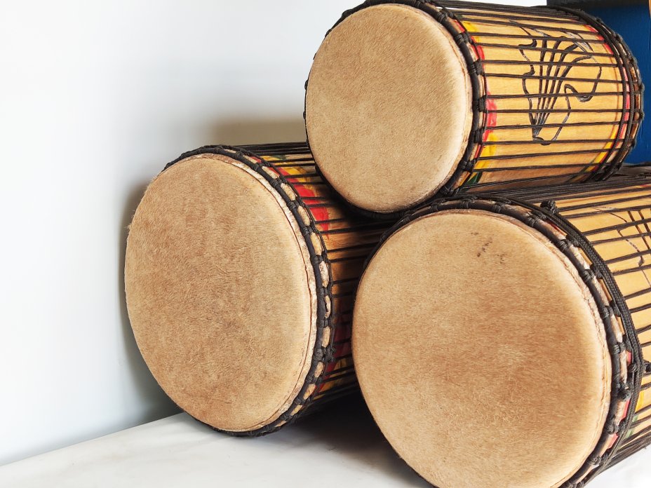 Dunun Basstrommeln Satz - Dundun Set aus Guinea
