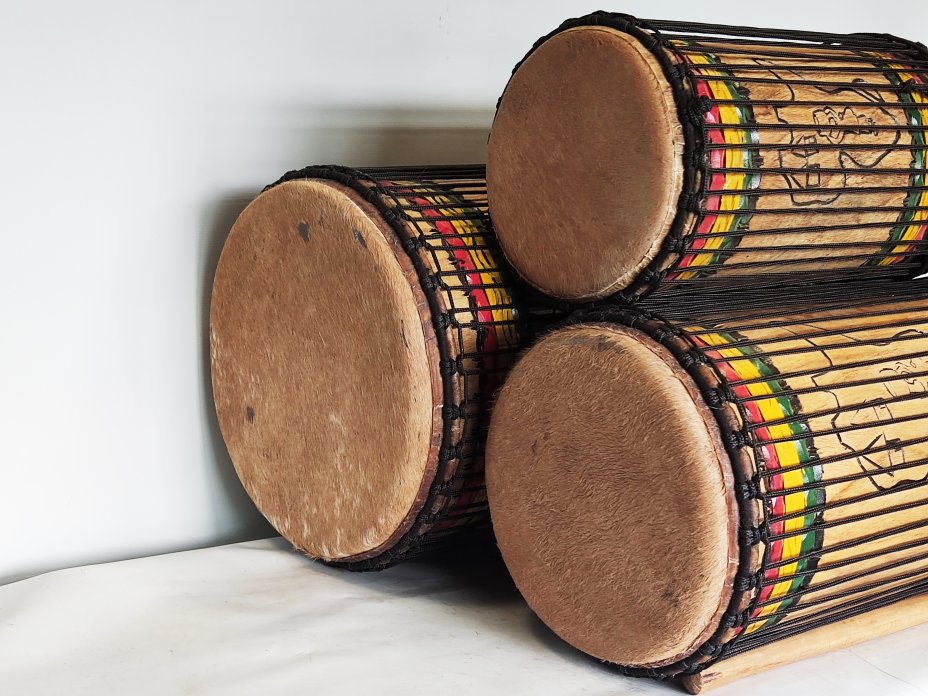 Dunun Basstrommeln Satz - Dundun Set aus Guinea