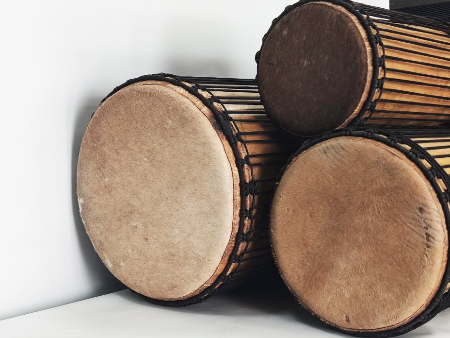 Dunun Basstrommeln Satz - Dundun Set aus Guinea