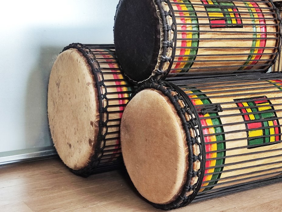 Dunun Basstrommeln Satz - Dundun Set aus Guinea