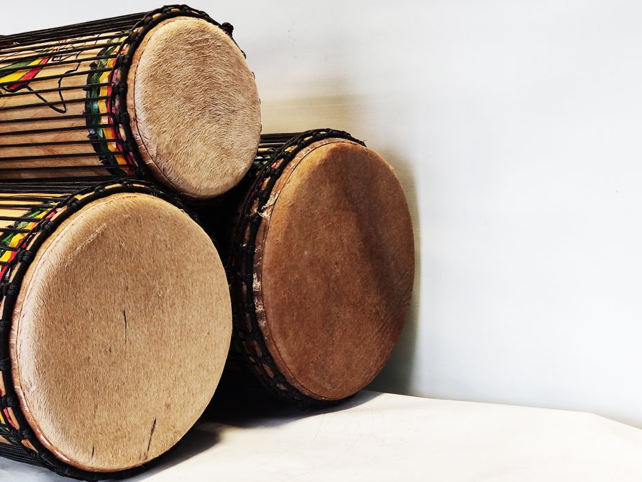 Dunun Basstrommeln Satz - Dundun Set aus Guinea