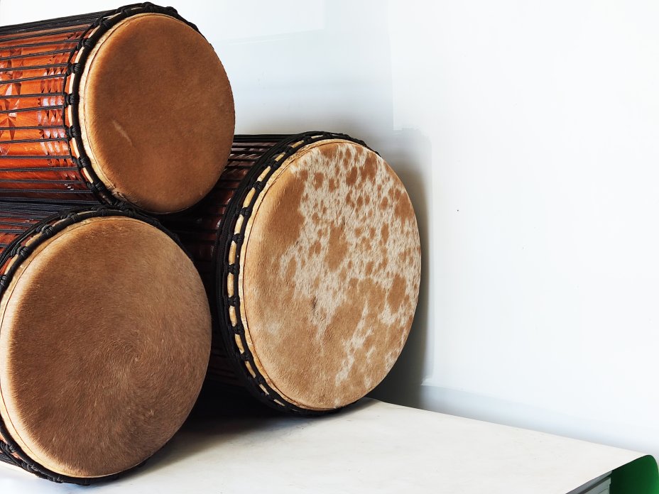 Dunun Basstrommeln Satz - Dundun Set aus Guinea