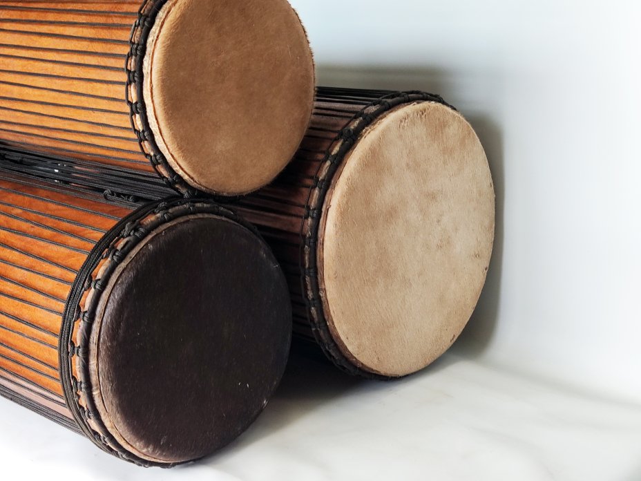 Dunun Basstrommeln Satz - Dundun Set aus Guinea
