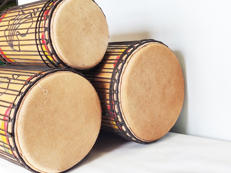 Dunun Basstrommeln Satz - Dundun Set aus Guinea