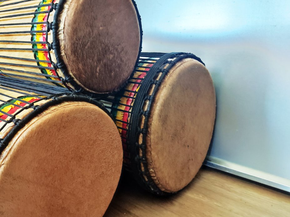 Dunun Basstrommeln Satz - Dundun Set aus Guinea