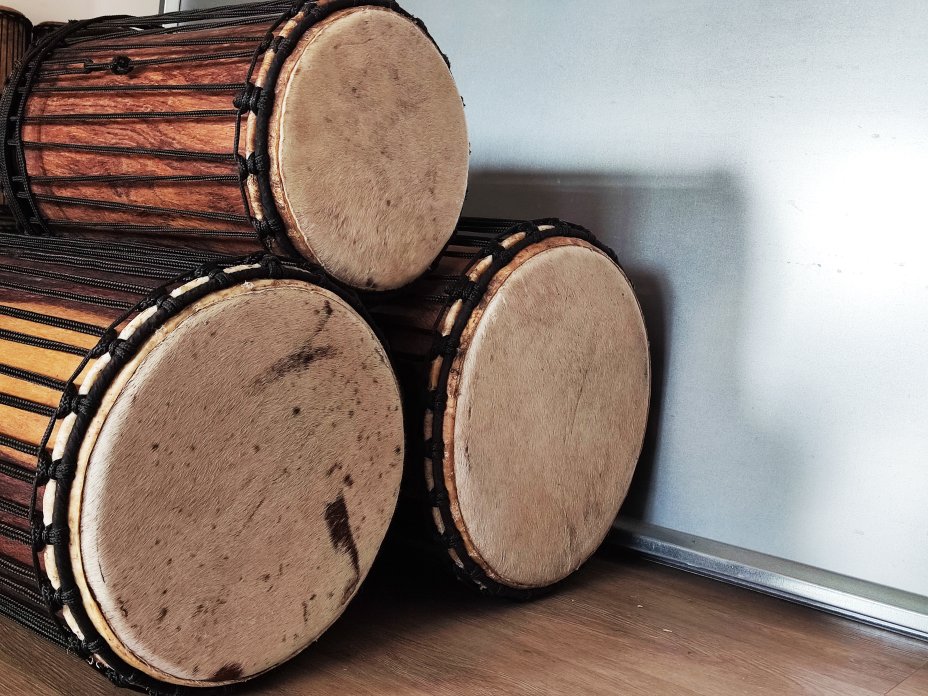 Dunun Basstrommeln Satz - Dundun Set aus Mali