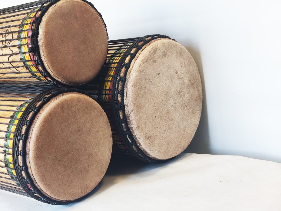 Dunun Basstrommeln Satz - Dundun Set aus Guinea
