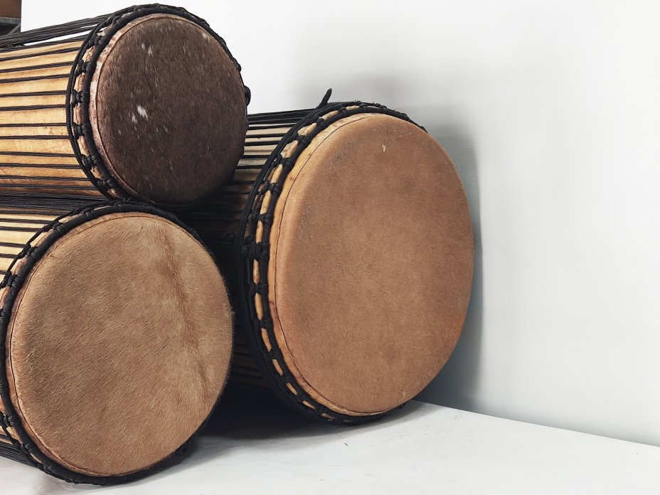 Dunun Basstrommeln Satz - Dundun Set aus Guinea