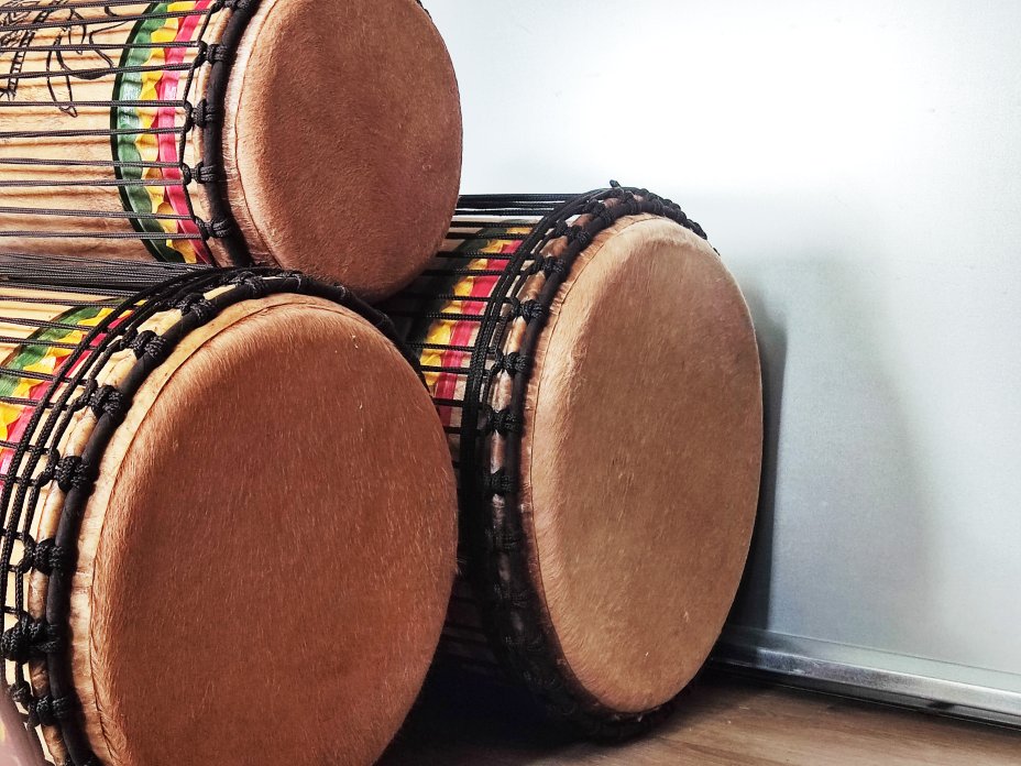 Dunun Basstrommeln Satz - Dundun Set aus Guinea
