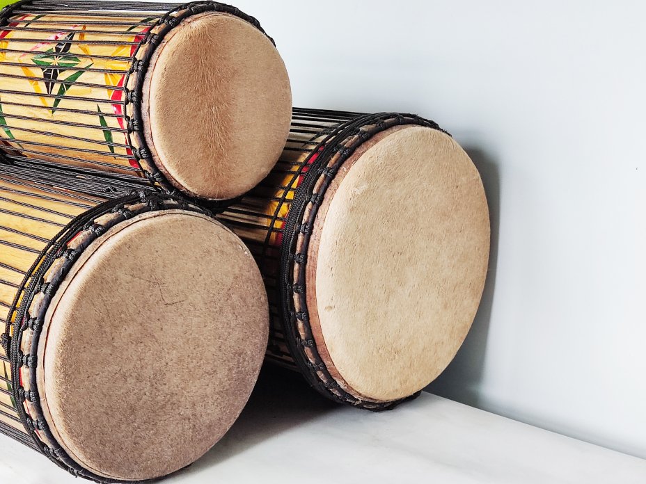 Dunun Basstrommeln Satz - Dundun Set aus Guinea